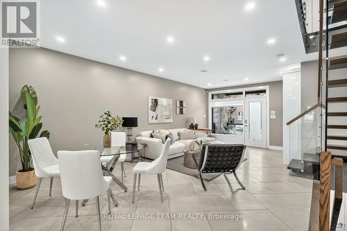 16 First Avenue, Ottawa, ON - Indoor