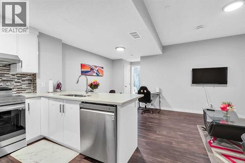 349 Calhoun Common Ne, Calgary, AB - Indoor Photo Showing Kitchen