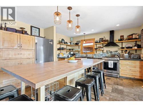 138 Devon Drive, Okanagan Falls, BC - Indoor Photo Showing Kitchen