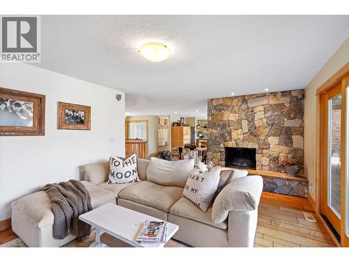 138 Devon Drive, Okanagan Falls, BC - Indoor Photo Showing Living Room With Fireplace