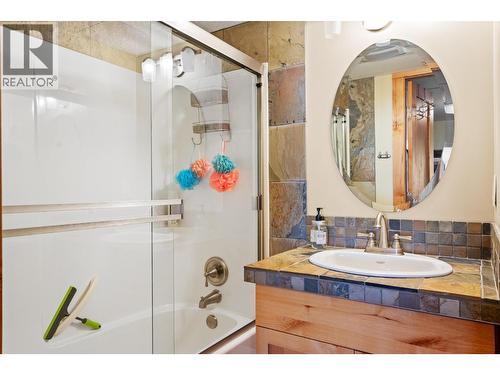 138 Devon Drive, Okanagan Falls, BC - Indoor Photo Showing Bathroom