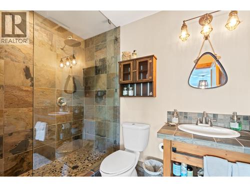 138 Devon Drive, Okanagan Falls, BC - Indoor Photo Showing Bathroom