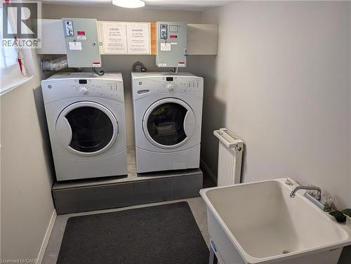 12 East 24Th Street, Hamilton, ON - Indoor Photo Showing Laundry Room