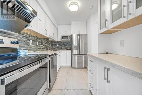70 Elsa Vine Way, Toronto, ON - Indoor Photo Showing Kitchen With Upgraded Kitchen