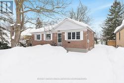 18 NEWTON STREET  Barrie, ON L4M 3N3