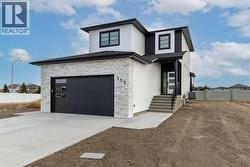 111 Sierra Road SW  Medicine Hat, AB T1B 4Y6