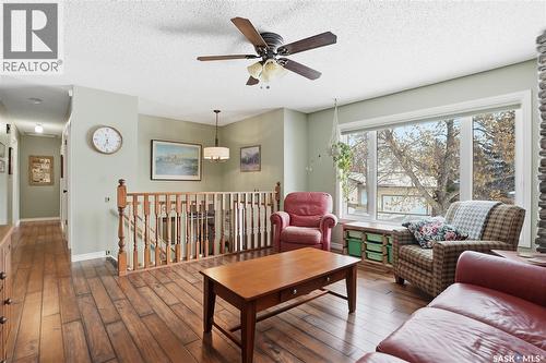 1714 Bradwell Avenue, Saskatoon, SK - Indoor Photo Showing Living Room