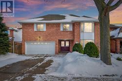 54 GOLDCREST DRIVE  Hamilton, ON L8G 4T6