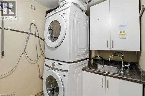 25 Delena Avenue N, Hamilton, ON - Indoor Photo Showing Laundry Room