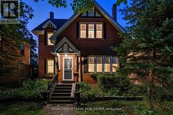 76 BOND STREET W Kawartha Lakes (Lindsay), ON K9V 3R4