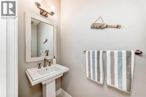 35 Mahogany Crescent Se, Calgary, AB - Indoor Photo Showing Bathroom