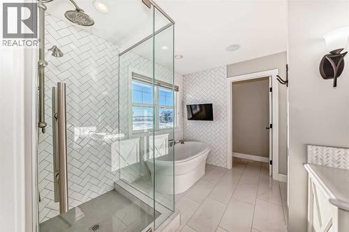 35 Mahogany Crescent Se, Calgary, AB - Indoor Photo Showing Bathroom