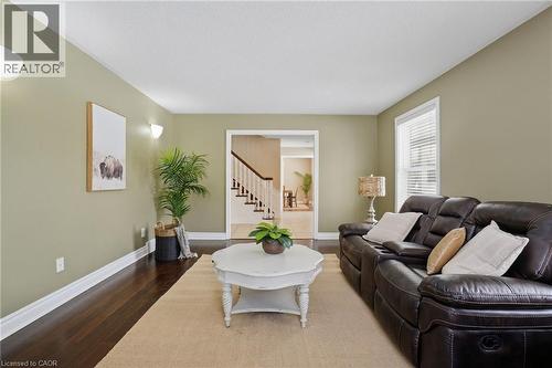 192 Concession 14 E, Puslinch, ON - Indoor Photo Showing Living Room