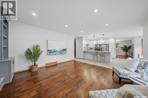 214 Braeburn Place, Saskatoon, SK - Indoor Photo Showing Living Room