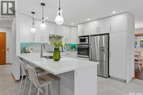 214 Braeburn Place, Saskatoon, SK - Indoor Photo Showing Kitchen With Upgraded Kitchen