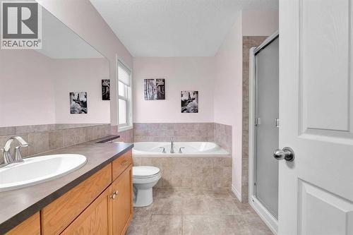 65 Sunset Heights, Cochrane, AB - Indoor Photo Showing Bathroom