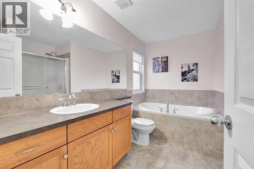 65 Sunset Heights, Cochrane, AB - Indoor Photo Showing Bathroom