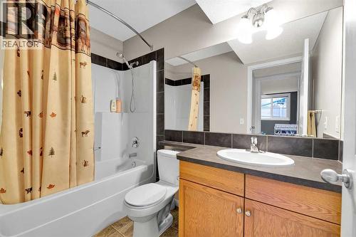 65 Sunset Heights, Cochrane, AB - Indoor Photo Showing Bathroom