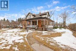 725 Macleod Trail SW  High River, AB T1V 1B8