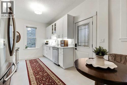 725 Macleod Trail Sw, High River, AB - Indoor Photo Showing Kitchen