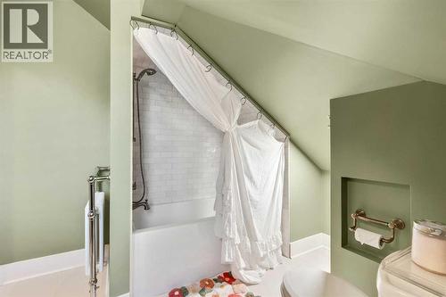 725 Macleod Trail Sw, High River, AB - Indoor Photo Showing Bathroom