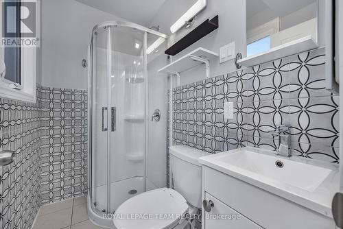 345 Poulin Avenue, Ottawa, ON - Indoor Photo Showing Bathroom