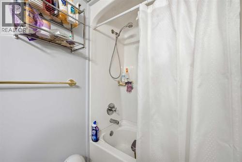 311 Saddlecreek Point Ne, Calgary, AB - Indoor Photo Showing Bathroom