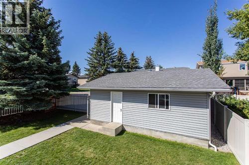 34 Bruns Bay, Lacombe, AB - Outdoor