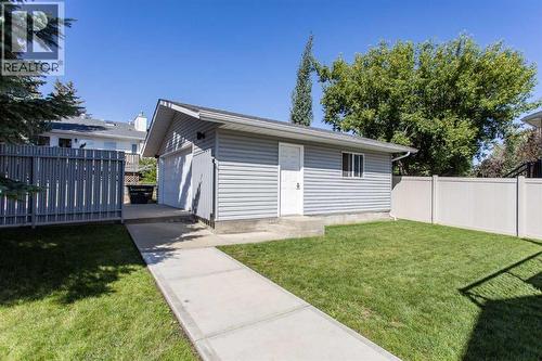 34 Bruns Bay, Lacombe, AB - Outdoor