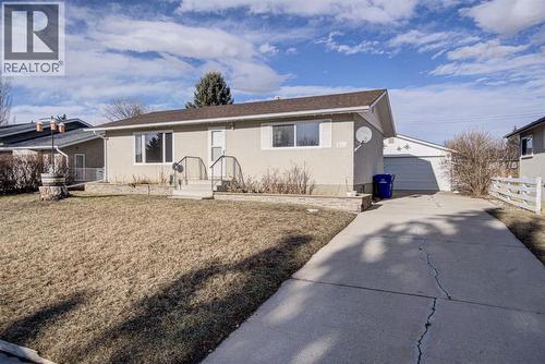 524 51 Avenue W, Claresholm, AB - Outdoor