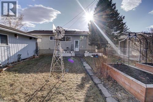 524 51 Avenue W, Claresholm, AB - Outdoor