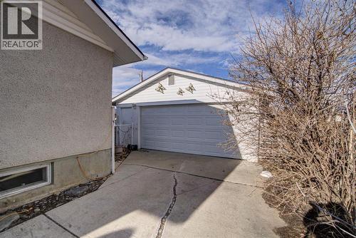 524 51 Avenue W, Claresholm, AB - Outdoor