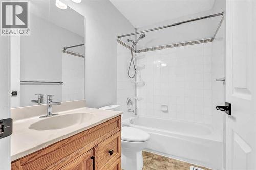 331 Springbank Place Sw, Calgary, AB - Indoor Photo Showing Bathroom