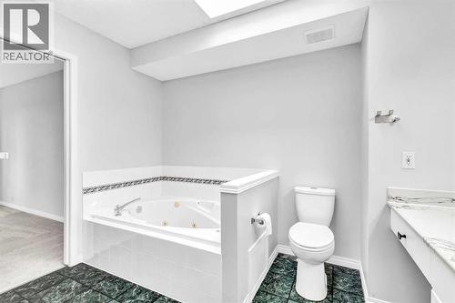 331 Springbank Place Sw, Calgary, AB - Indoor Photo Showing Bathroom