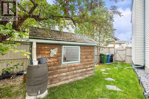 331 Springbank Place Sw, Calgary, AB - Outdoor