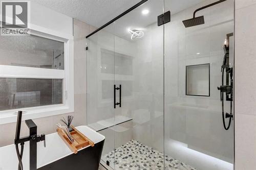 9419 Academy Drive Se, Calgary, AB - Indoor Photo Showing Bathroom