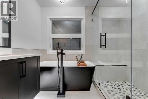 9419 Academy Drive Se, Calgary, AB - Indoor Photo Showing Bathroom