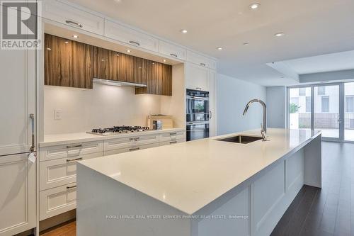 214 - 155 Merchants' Wharf, Toronto, ON - Indoor Photo Showing Kitchen With Upgraded Kitchen