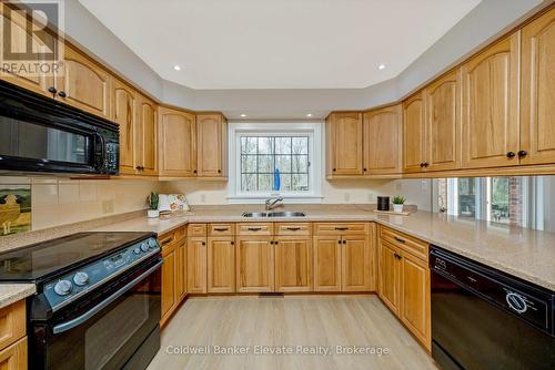 12282 Eighth Line, Halton Hills, ON - Indoor Photo Showing Kitchen With Double Sink