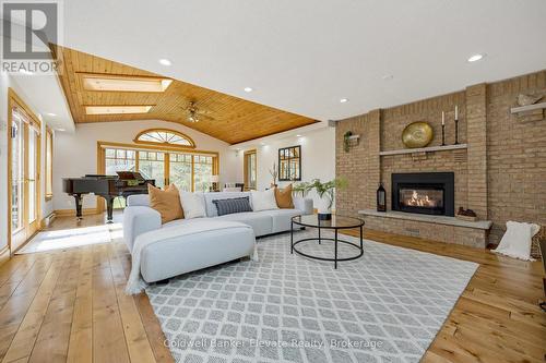 12282 Eighth Line, Halton Hills, ON - Indoor Photo Showing Living Room With Fireplace