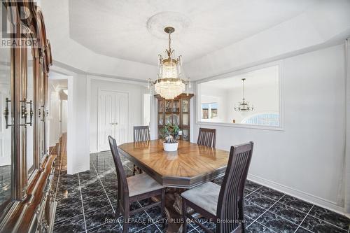 3395 Trelawny Circle, Mississauga, ON - Indoor Photo Showing Dining Room