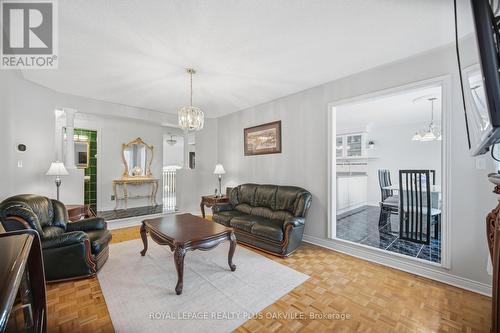 3395 Trelawny Circle, Mississauga, ON - Indoor Photo Showing Living Room