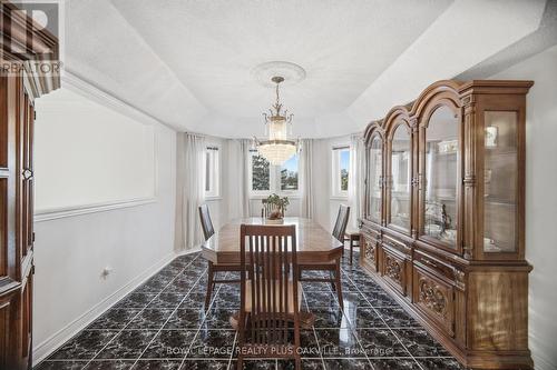 3395 Trelawny Circle, Mississauga, ON - Indoor Photo Showing Dining Room