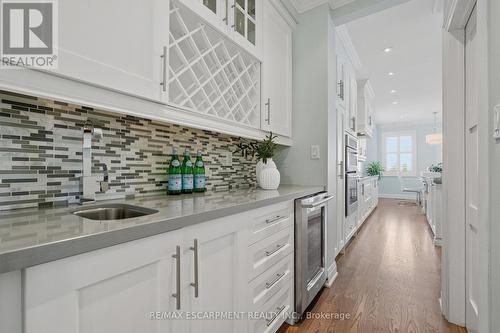1159 Alexandra Avenue, Mississauga, ON - Indoor Photo Showing Kitchen With Upgraded Kitchen