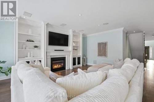 1159 Alexandra Avenue, Mississauga, ON - Indoor Photo Showing Living Room With Fireplace