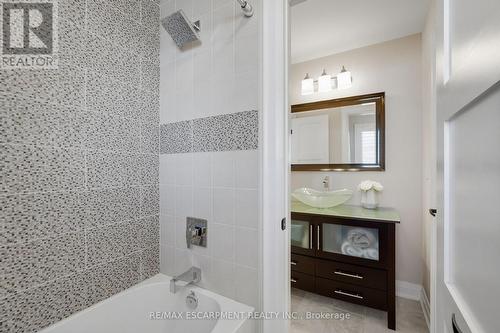 1159 Alexandra Avenue, Mississauga, ON - Indoor Photo Showing Bathroom