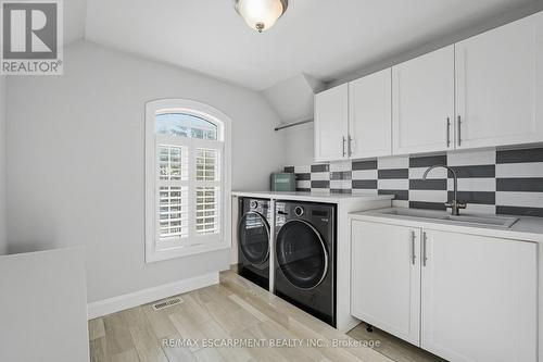 1159 Alexandra Avenue, Mississauga, ON - Indoor Photo Showing Laundry Room