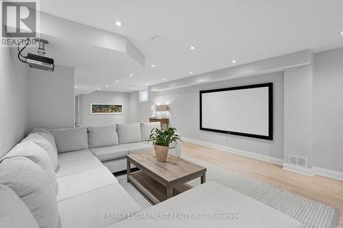 1159 Alexandra Avenue, Mississauga, ON - Indoor Photo Showing Living Room