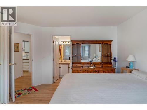 780 Houghton Road Unit# 412, Kelowna, BC - Indoor Photo Showing Bedroom