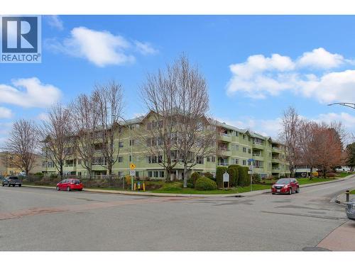 780 Houghton Road Unit# 412, Kelowna, BC - Outdoor With Facade